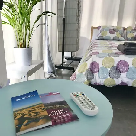 Flatguest - Glass House Feriehus